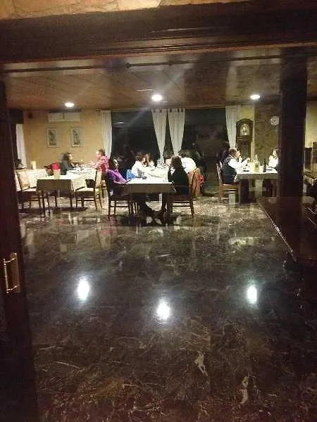 佩蒂特米拉多酒店 Torrelles De Llobregat 酒店